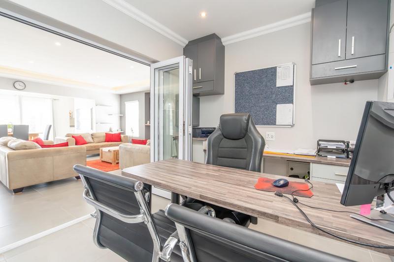 4 Bedroom Property for Sale in Laguna Sands Western Cape